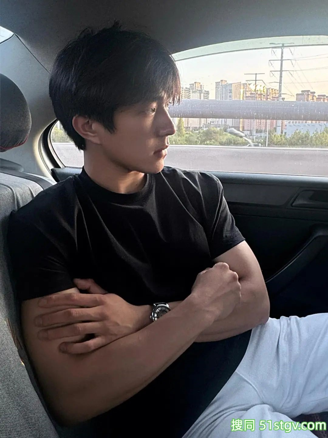 05帅气大男孩 - 51虹马