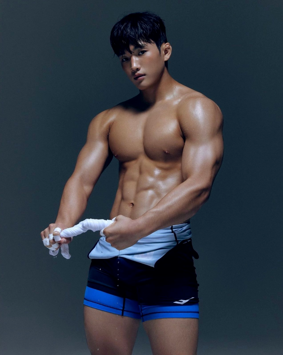 23岁韩国65公斤自由摔跤选手，炸裂的肩部手臂肌肉，磐石般臀大肌必胜秘诀 - 51虹马