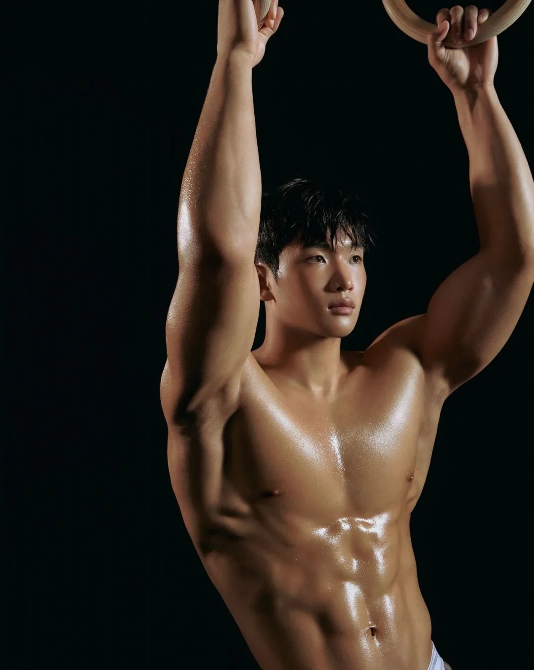 23岁韩国65公斤自由摔跤选手，炸裂的肩部手臂肌肉，磐石般臀大肌必胜秘诀 - 51虹马