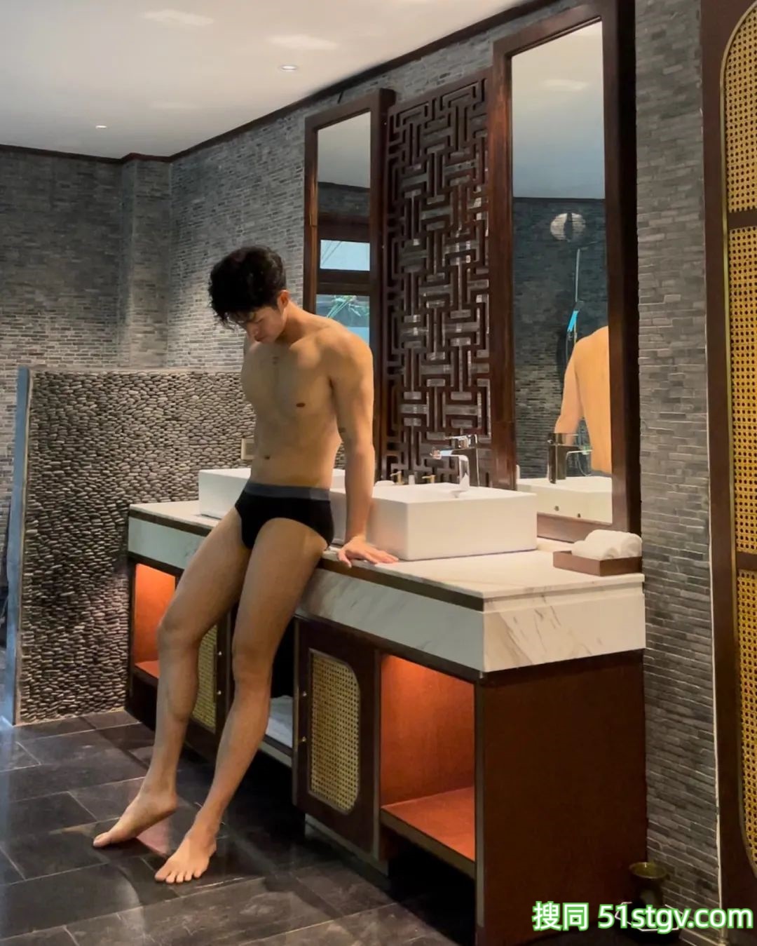 薄肌身材大长腿 - 51虹马