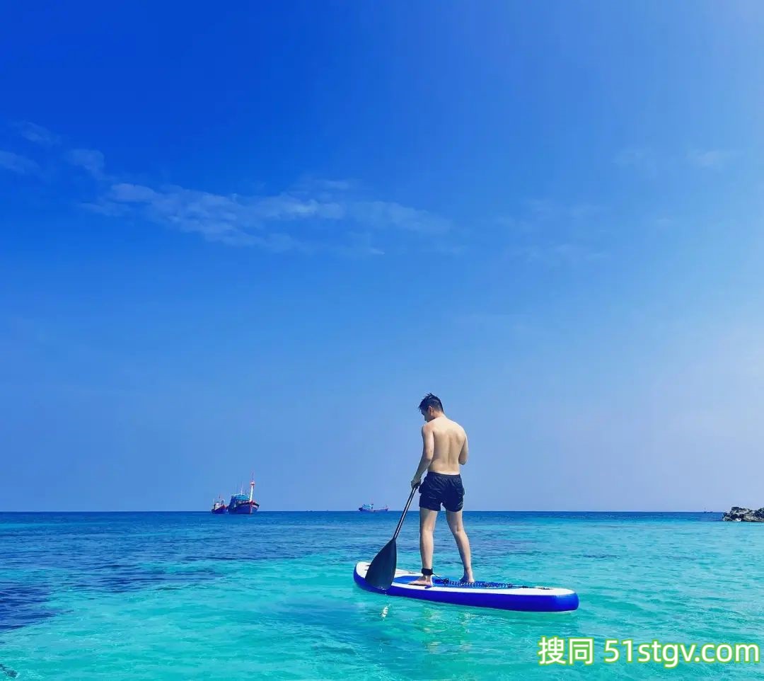 越南男飞机师,饱满胸肌结实腹肌,这制服下的肉体竟然这么性感 - 51虹马 越南男飞机师,饱满胸肌结实腹肌,这制服下的肉体竟然这么性感 - 51虹马