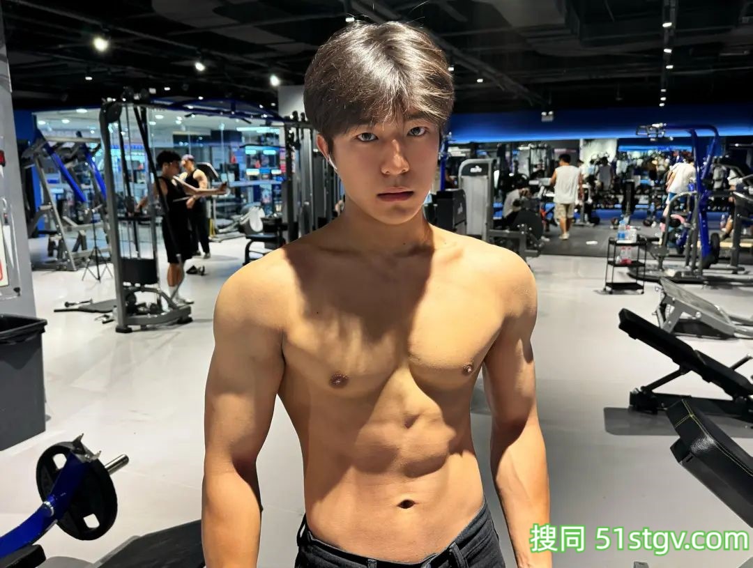 05帅气大男孩 - 51虹马