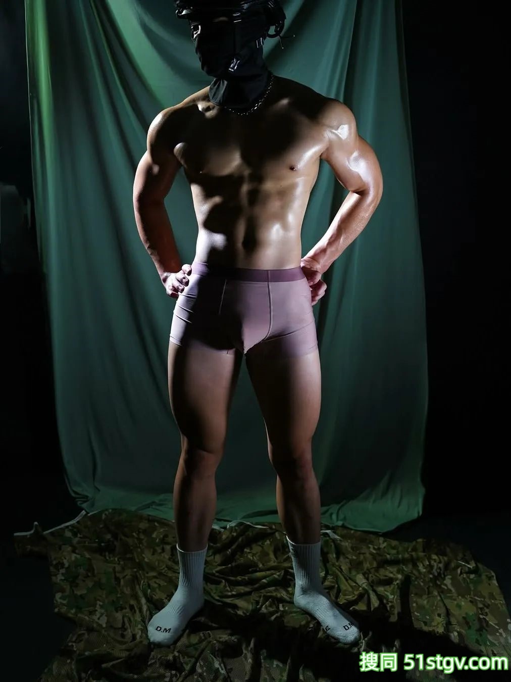 荷尔蒙爆棚，肌肉猛男，看得人心潮澎湃 - 51虹马