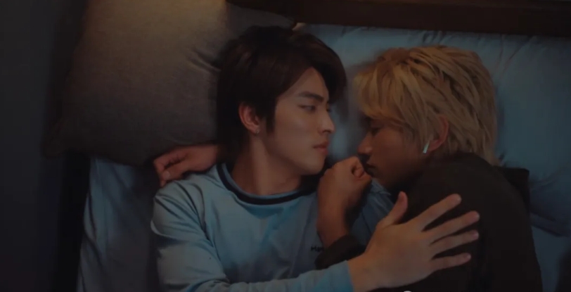 《灵魂约定》爷爷魂穿孙子身上，和孙子喜欢的直男室友谈恋爱 - 51虹马