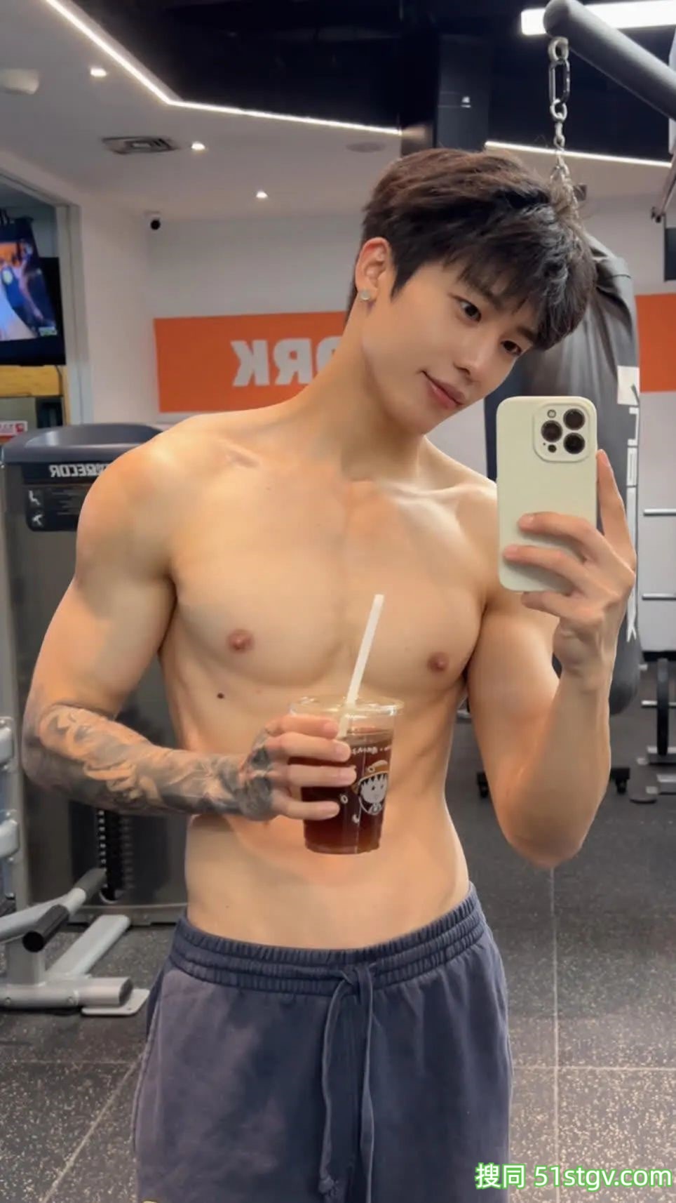 看帅哥心情好，高颜值好身材，天菜小哥哥是谁在谈 - 51虹马