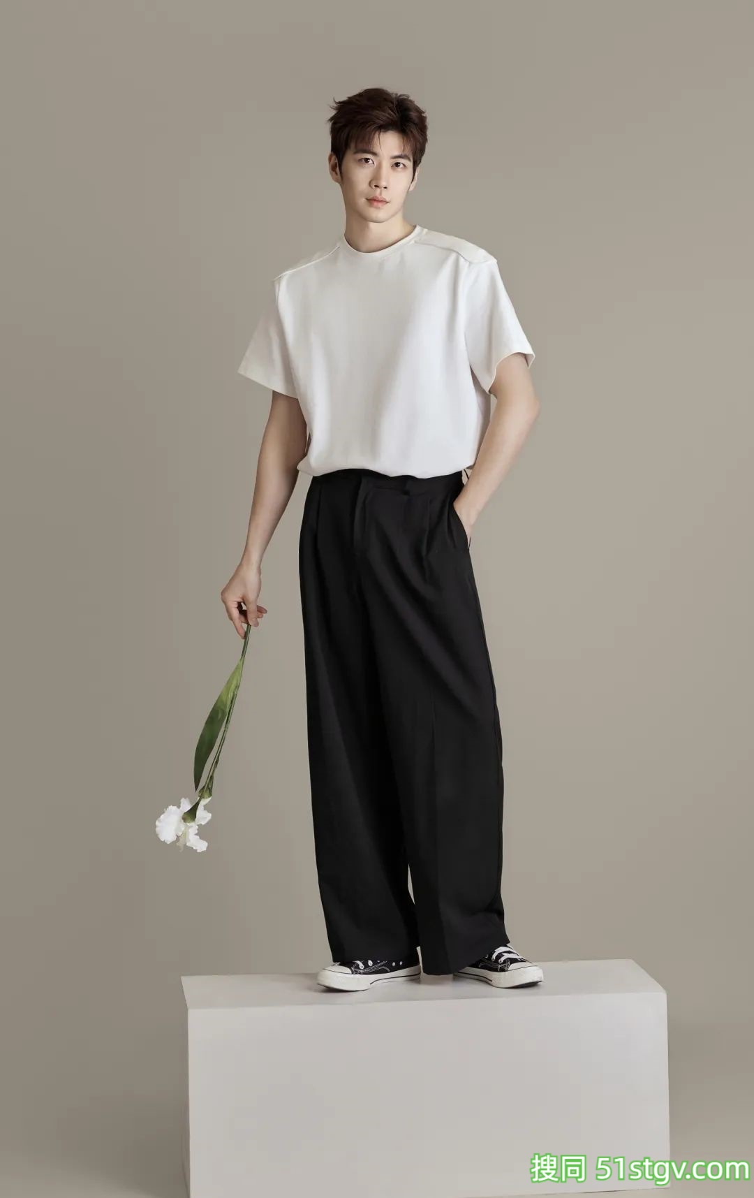 30岁北影硕士，有才有颜，183细腰公狗腰，细腻的演技，下一个爆款就是他 - 51虹马