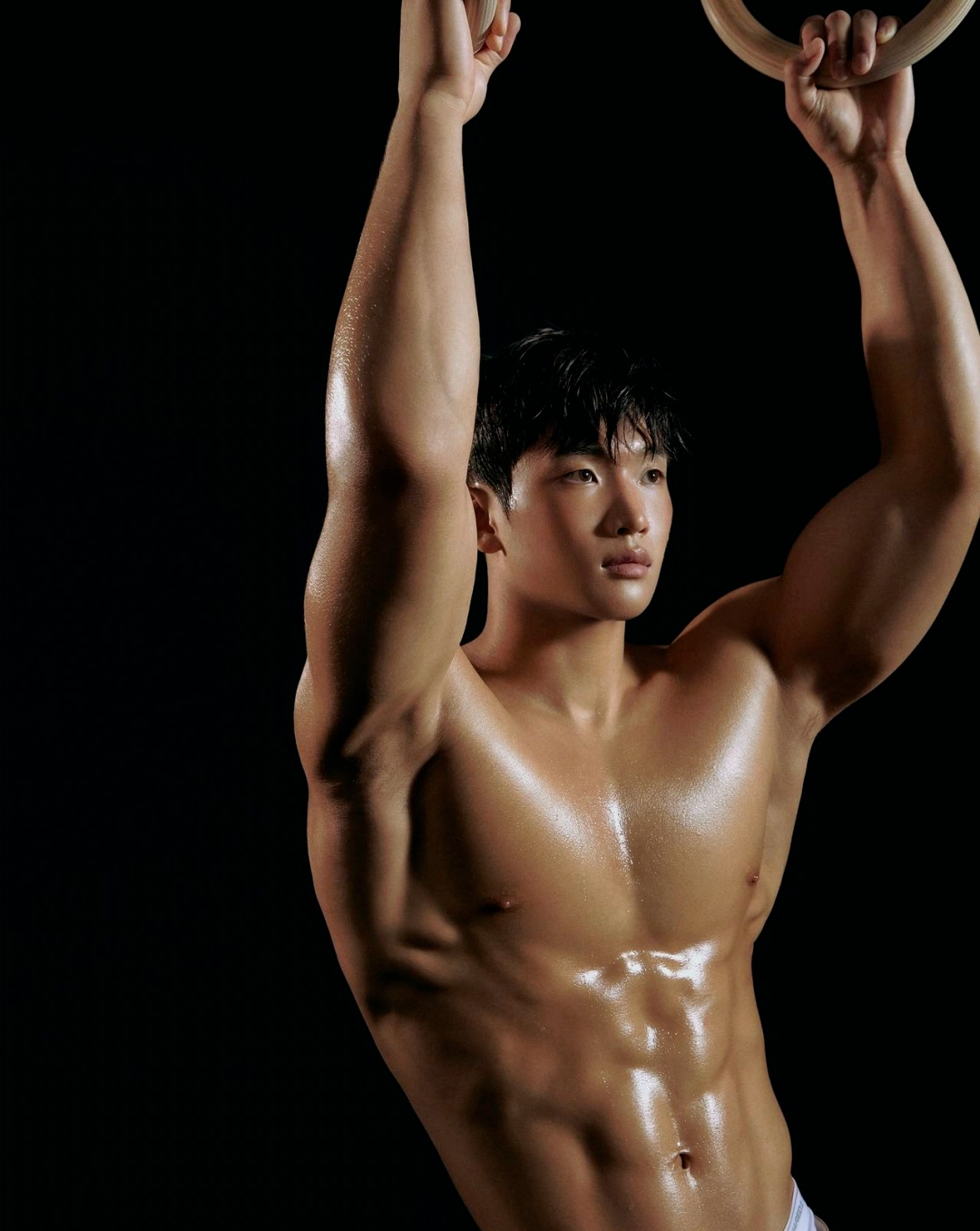 23岁韩国65公斤自由摔跤选手，炸裂的肩部手臂肌肉，磐石般臀大肌必胜秘诀 - 51虹马