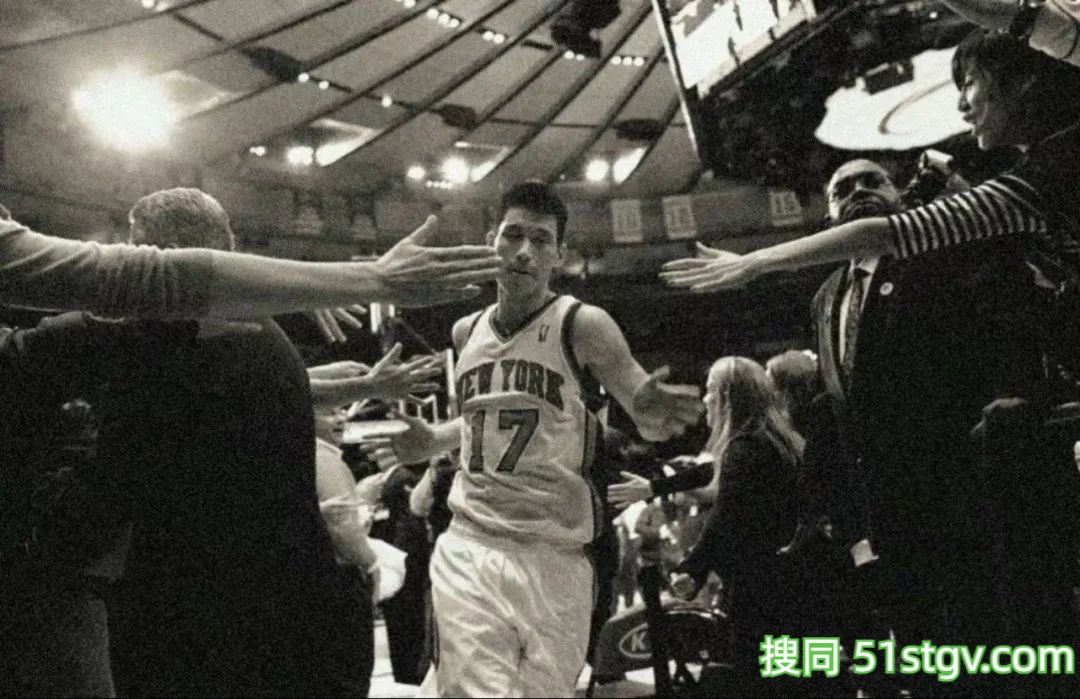 深圳20岁篮球体育生想去帮他搽汗了 - 51虹马