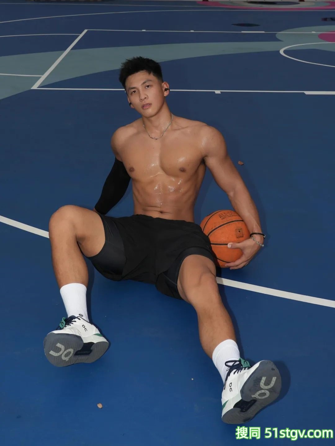 27岁常州运动博主，麒麟臂公狗腰，这肌肉线条馋哭全网健身狗 - 51虹马