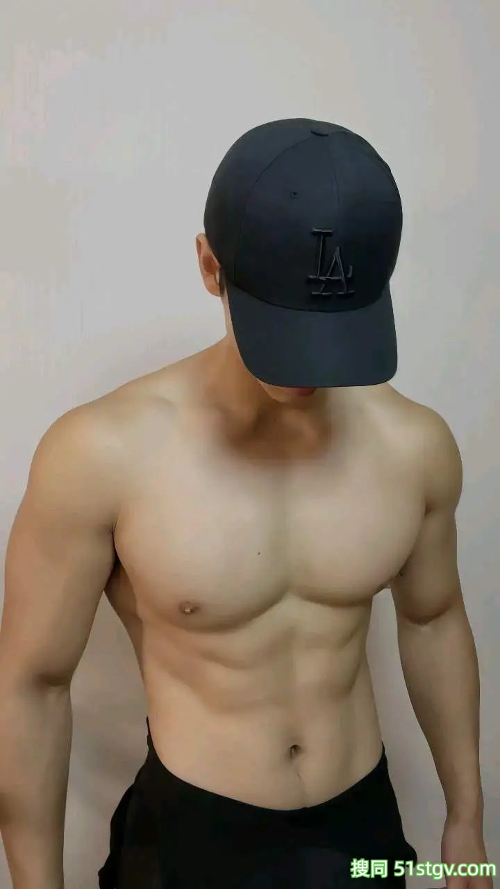 东北帅哥，粗壮脂包肌 - 51虹马