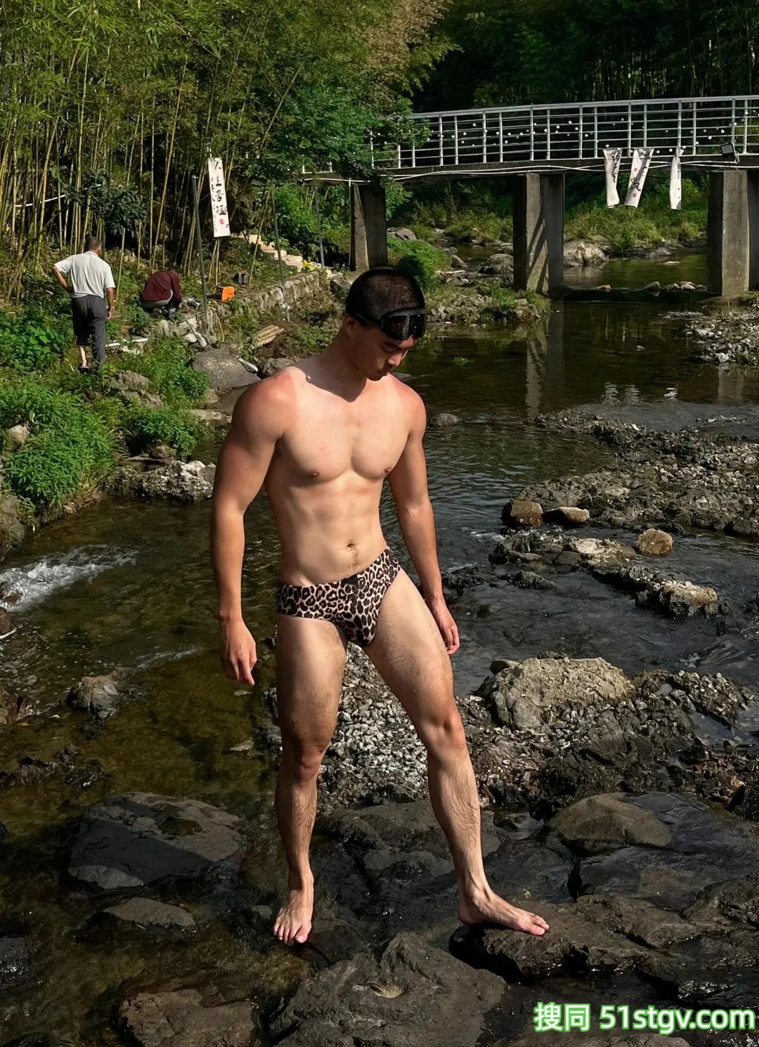 野生版肌肉男，荷尔蒙的味道 - 51虹马