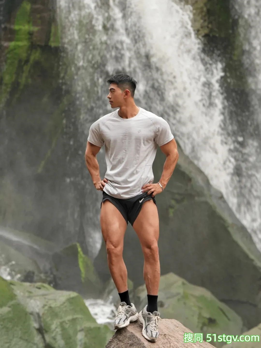 成都健身博主,厚实蝙蝠背马达腹粗腿,这才是真正蜂腰熊背,谁酸了我不说 - 51虹马 成都健身博主,厚实蝙蝠背马达腹粗腿,这才是真正蜂腰熊背,谁酸了我不说 - 51虹马