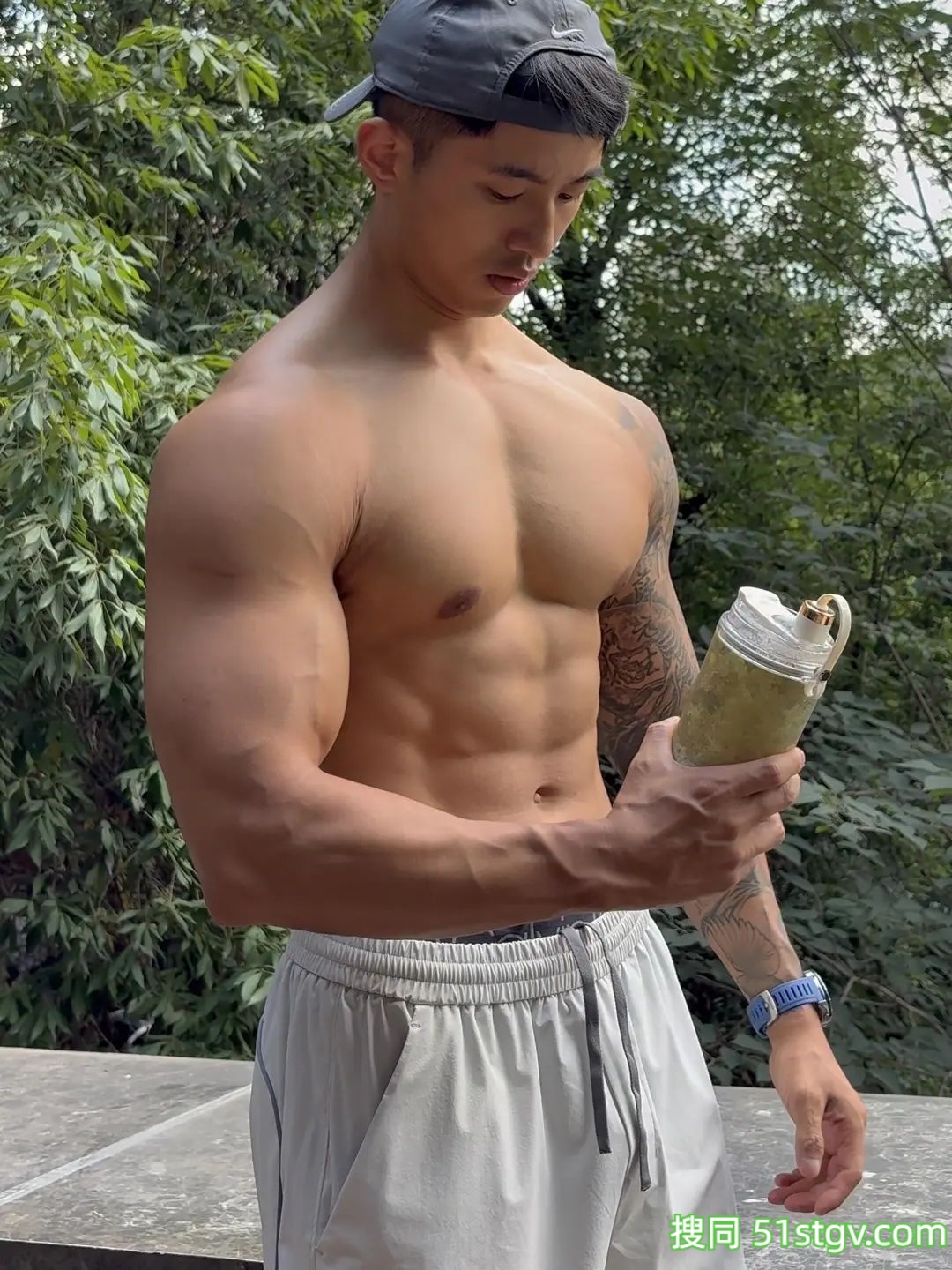 黑皮体育生就是香 - 51虹马