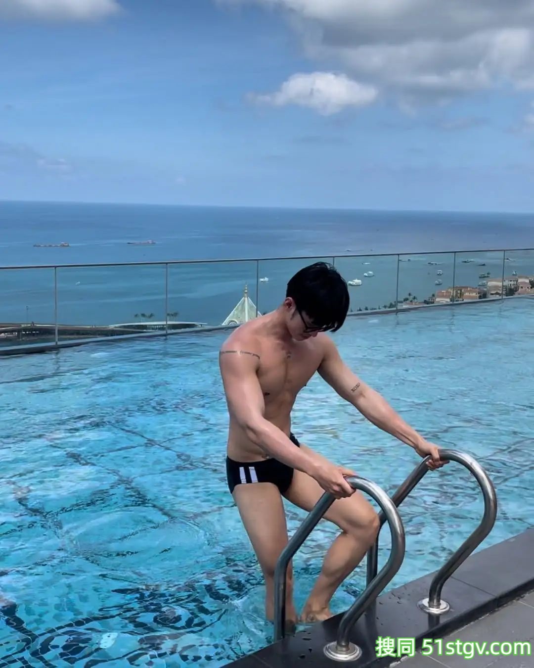 薄肌身材大长腿 - 51虹马