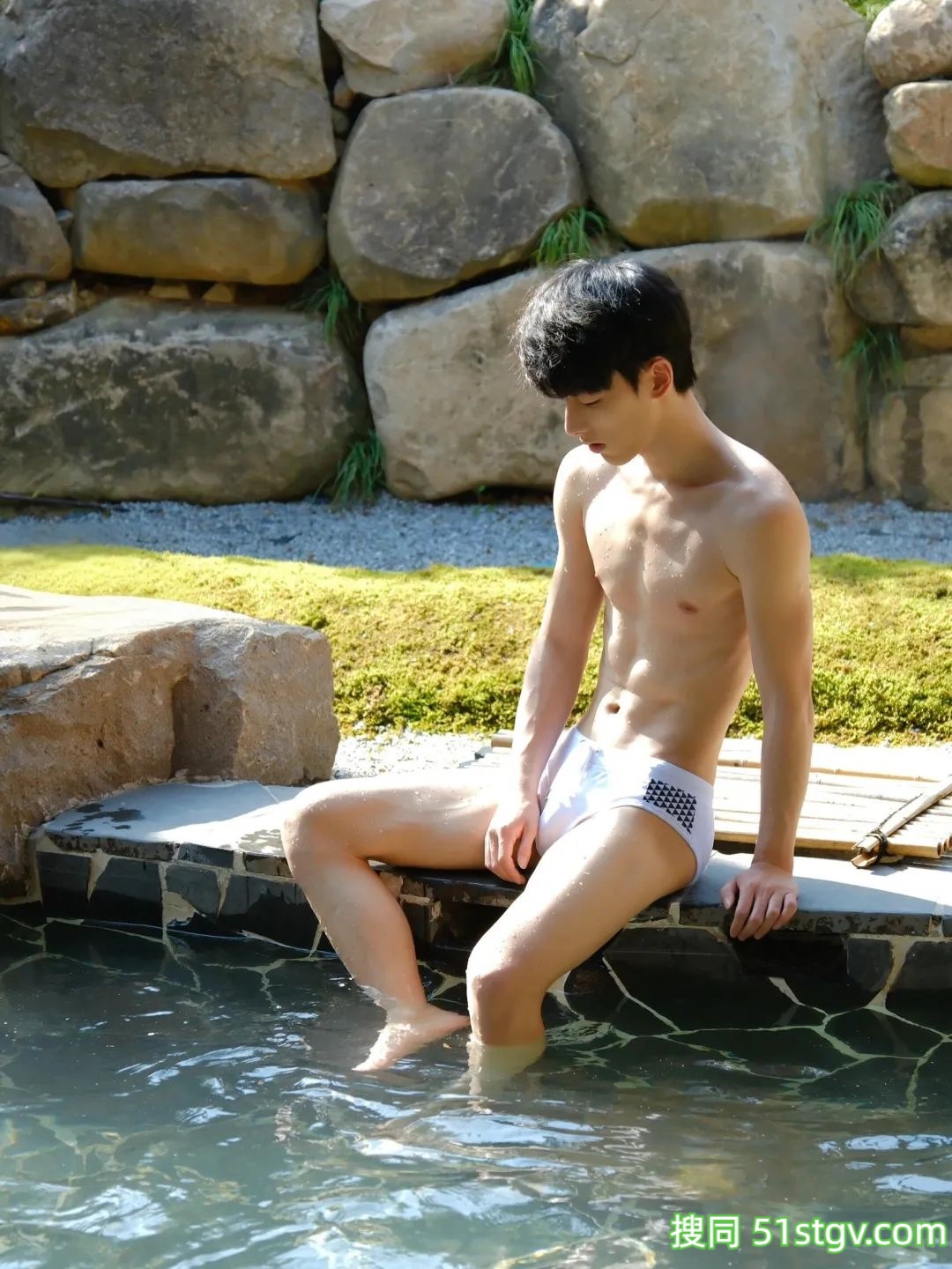 精瘦腹肌帅哥，小昊同学 - 51虹马