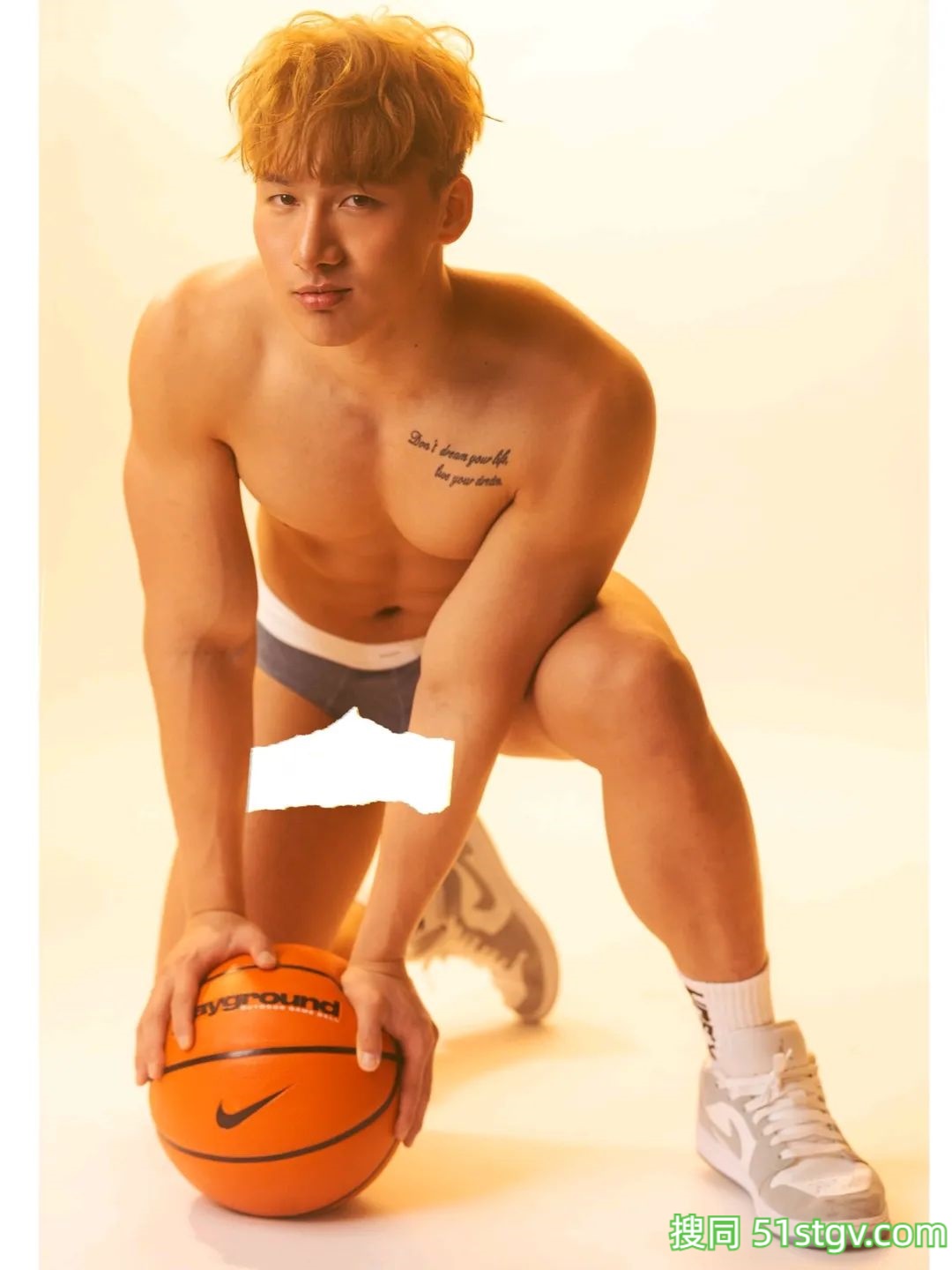 大胸肌帅哥，健身男模 - 51虹马