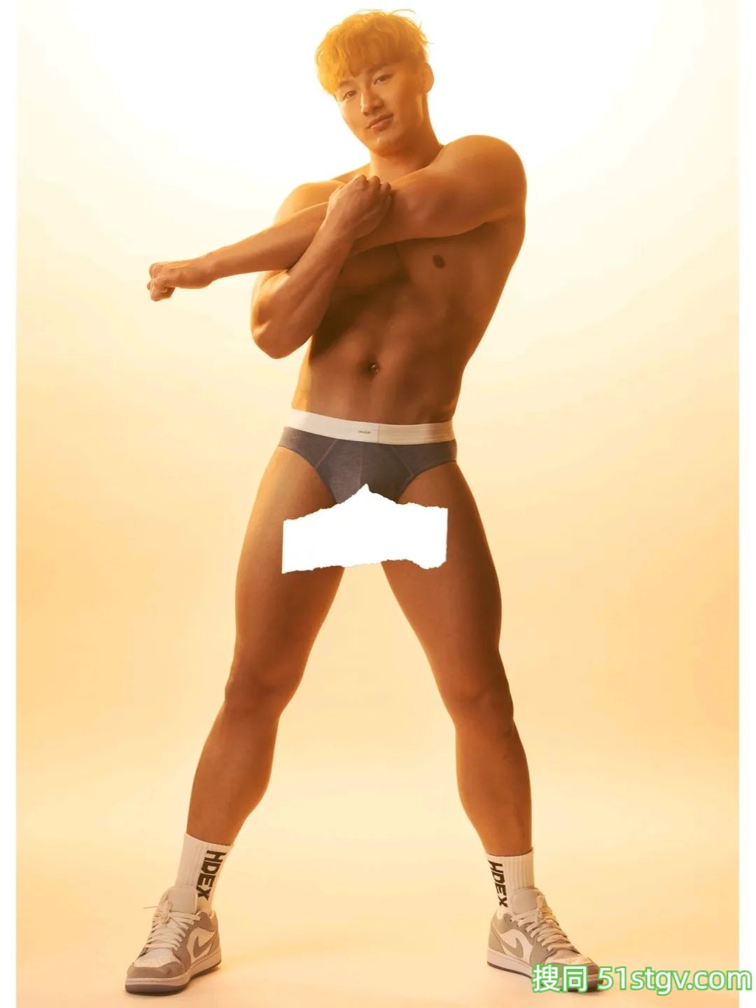 大胸肌帅哥，健身男模 - 51虹马