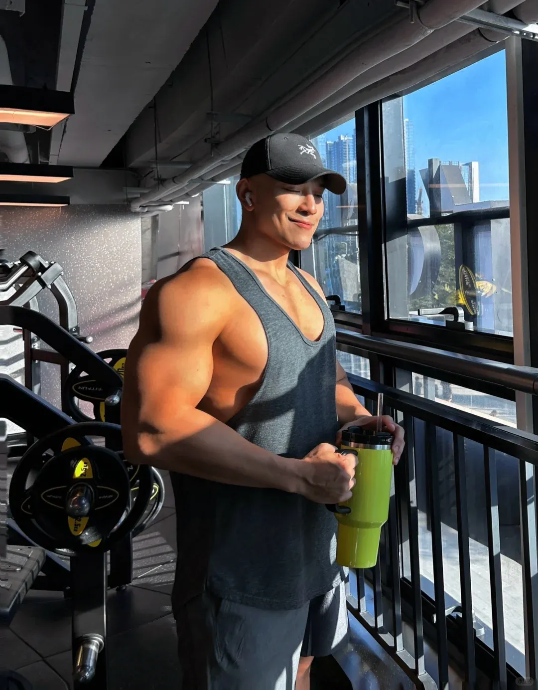 广东子弹肌大狼狗，麒麟臂大捷豹，man味十足的脂包肌，宽肩窄腰泳裤圣体 - 51虹马