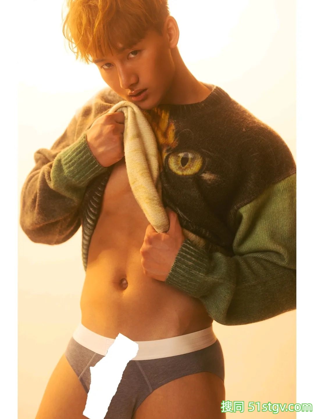 大胸肌帅哥，健身男模 - 51虹马