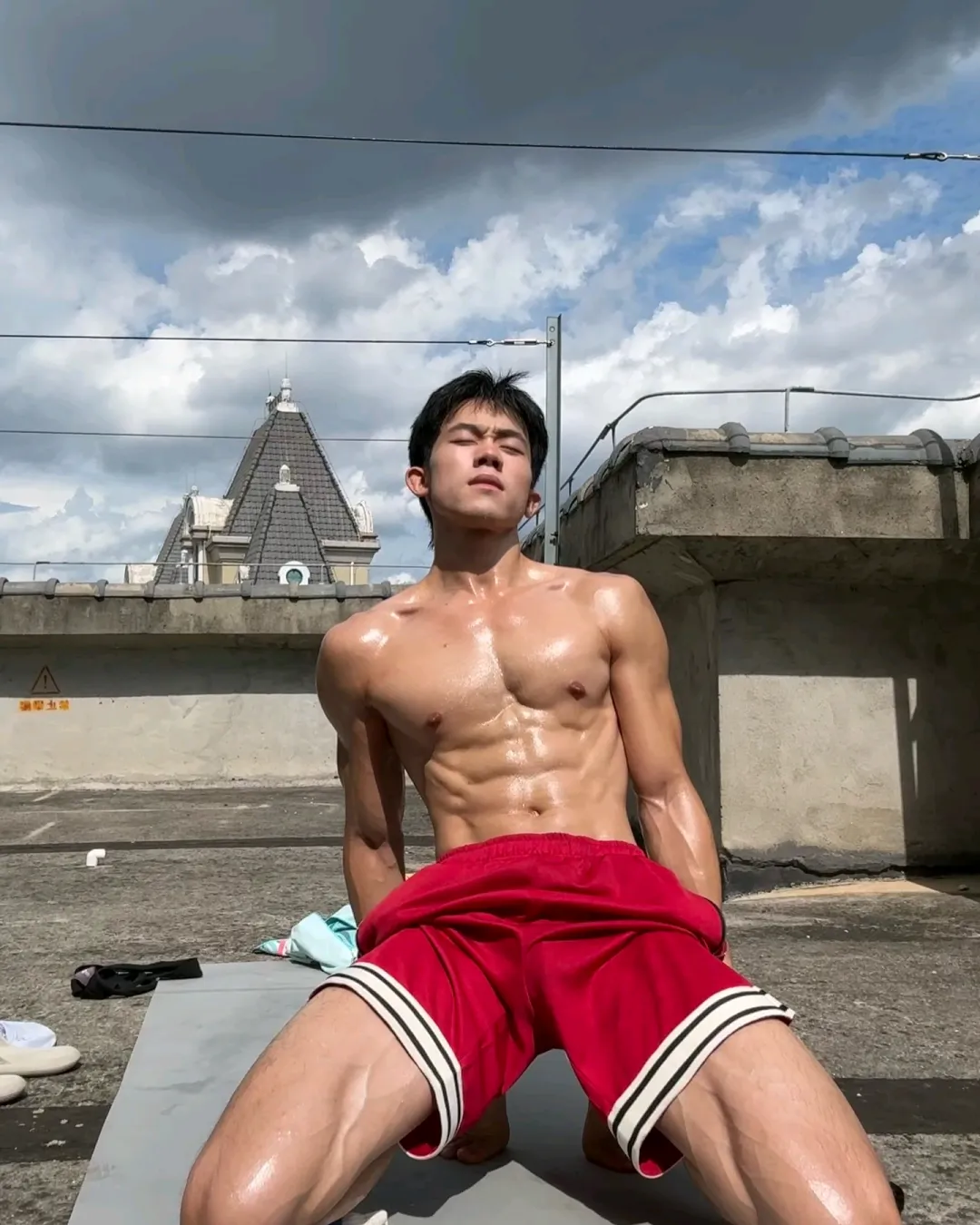 帅气小哥哥，有颜值又有身材 - 51虹马