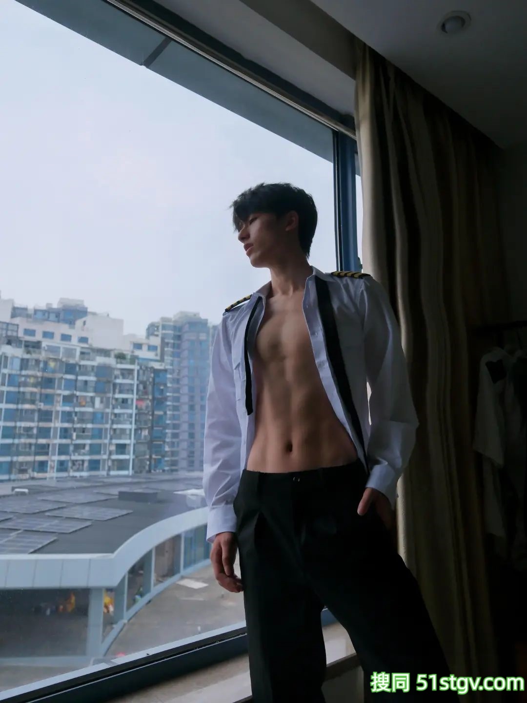 精瘦腹肌帅哥，小昊同学 - 51虹马