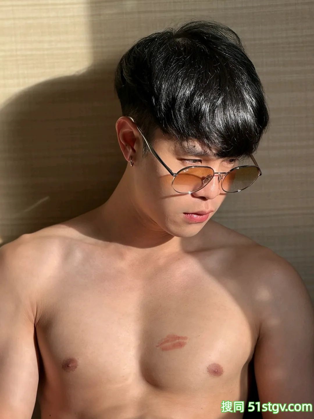 男模，好看的腹肌身材 - 51虹马