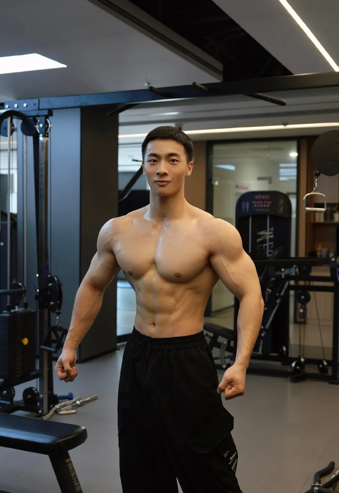 28岁长沙运动健将，高学历肌肉强悍如灭霸，荷尔蒙爆棚猛男辣汉子 - 51虹马