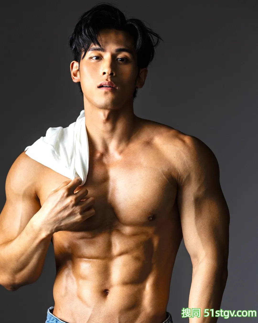 31岁台湾泰雅族男模,冰块盒腹肌凶猛人鱼线,这泰雅狂野保证看着流口水 - 51虹马 31岁台湾泰雅族男模,冰块盒腹肌凶猛人鱼线,这泰雅狂野保证看着流口水 - 51虹马