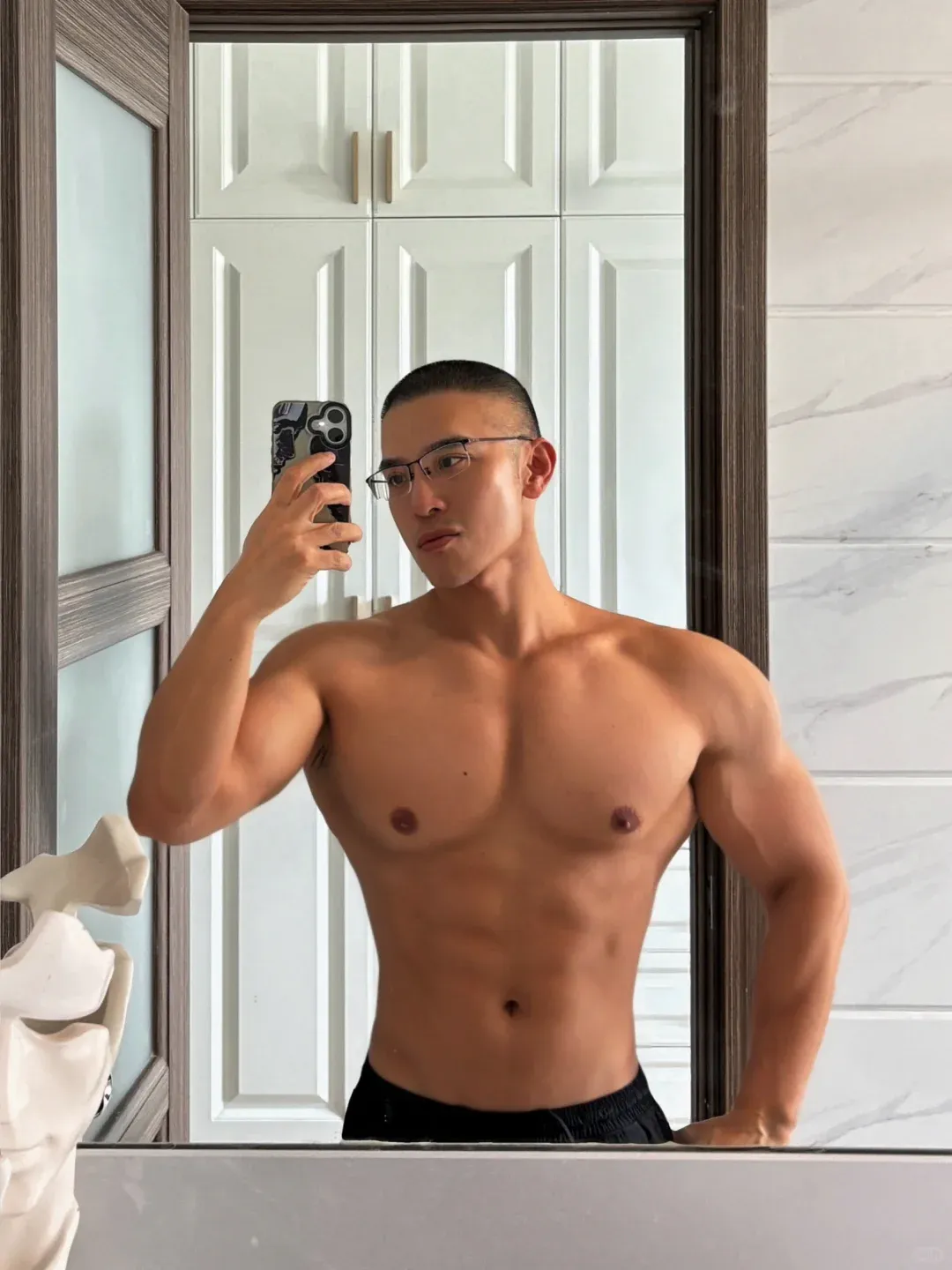 广东子弹肌大狼狗，麒麟臂大捷豹，man味十足的脂包肌，宽肩窄腰泳裤圣体 - 51虹马