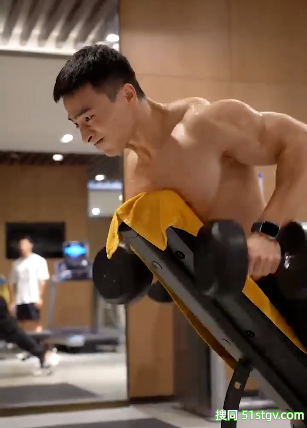 28岁长沙运动健将，高学历肌肉强悍如灭霸，荷尔蒙爆棚猛男辣汉子 - 51虹马