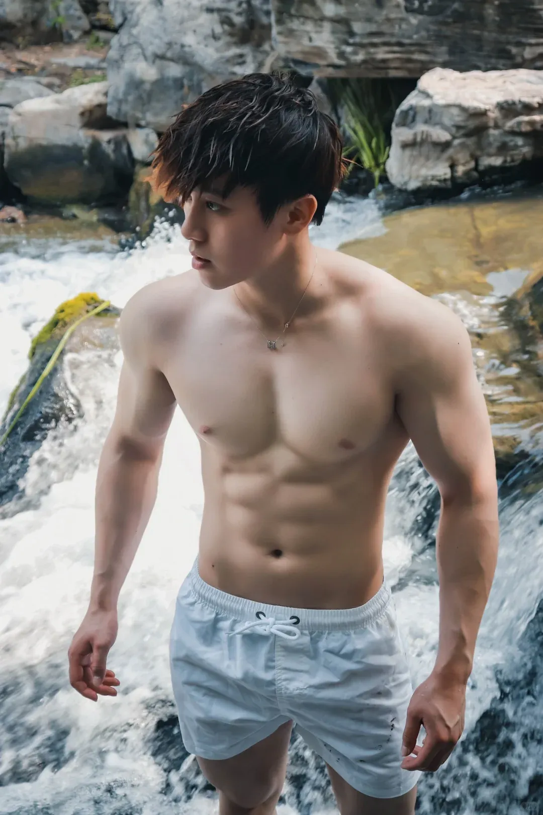 22岁北京体育生晒腱子肉，树根状血管麒麟臂，冷白皮公狗腰太哇塞 - 51虹马