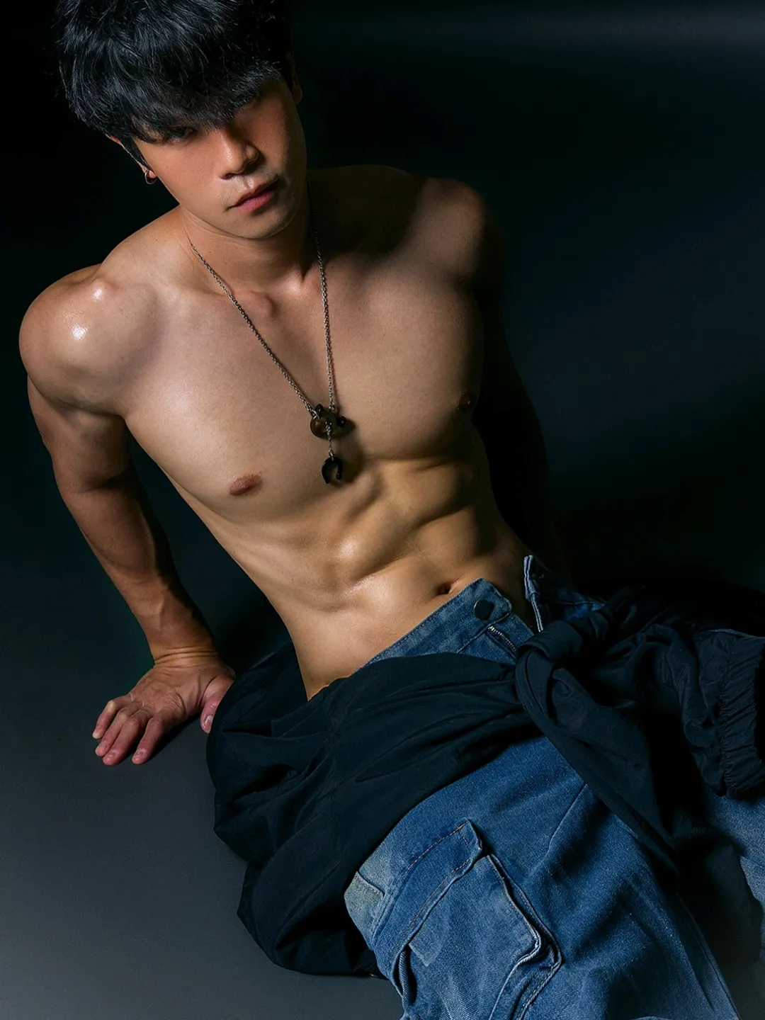 男模，好看的腹肌身材 - 51虹马