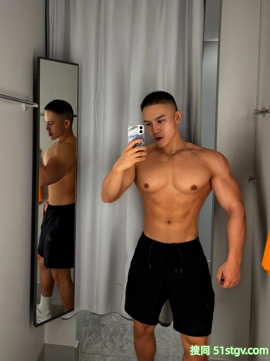 广东子弹肌大狼狗，麒麟臂大捷豹，man味十足的脂包肌，宽肩窄腰泳裤圣体 - 51虹马