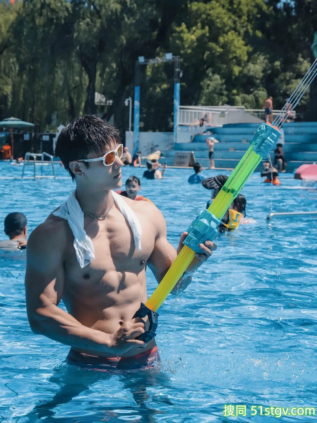 阳光型运动男孩，陈海诺 - 51虹马