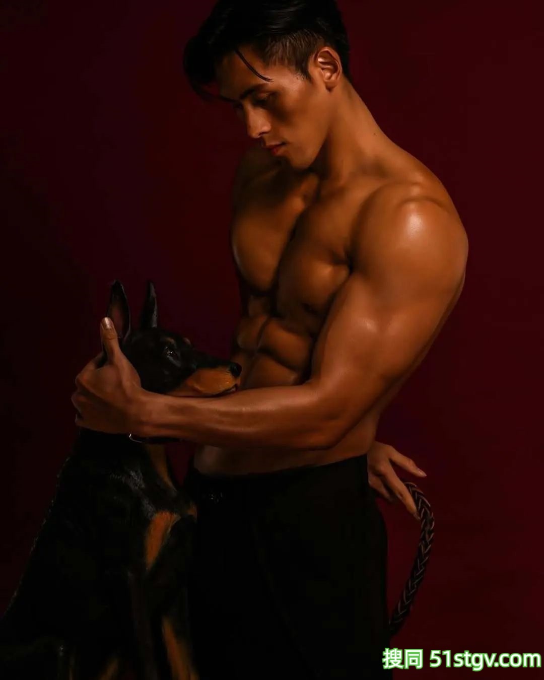 31岁台湾泰雅族男模,冰块盒腹肌凶猛人鱼线,这泰雅狂野保证看着流口水 - 51虹马 31岁台湾泰雅族男模,冰块盒腹肌凶猛人鱼线,这泰雅狂野保证看着流口水 - 51虹马