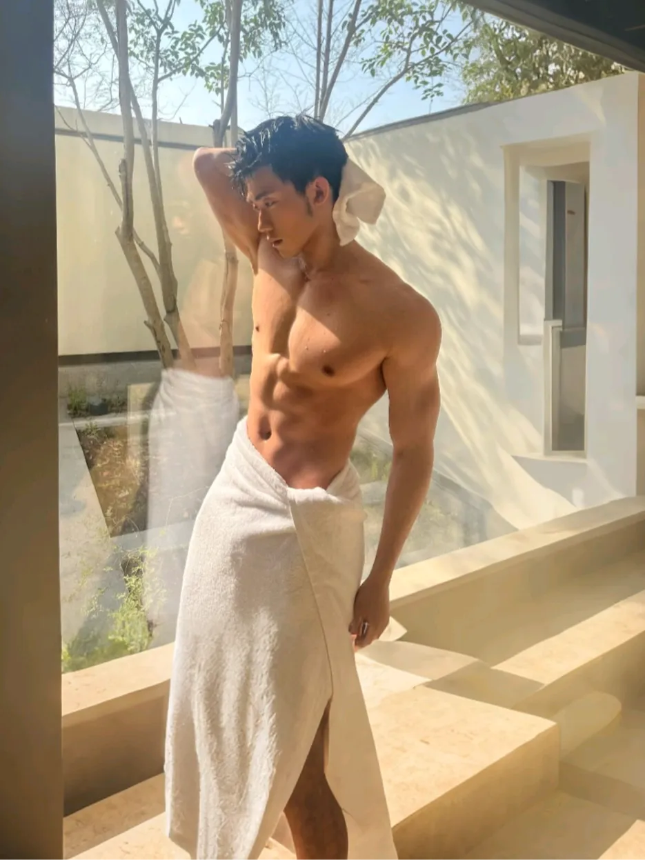 帅气小哥哥，有颜值又有身材 - 51虹马