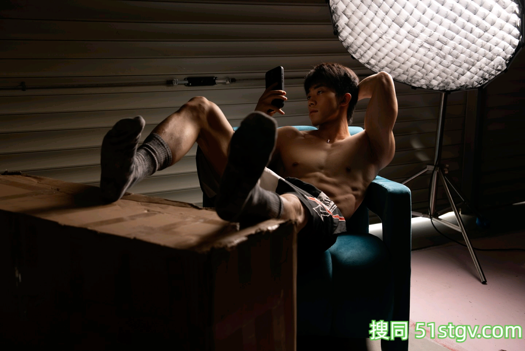 帅气小哥哥，有颜值又有身材 - 51虹马