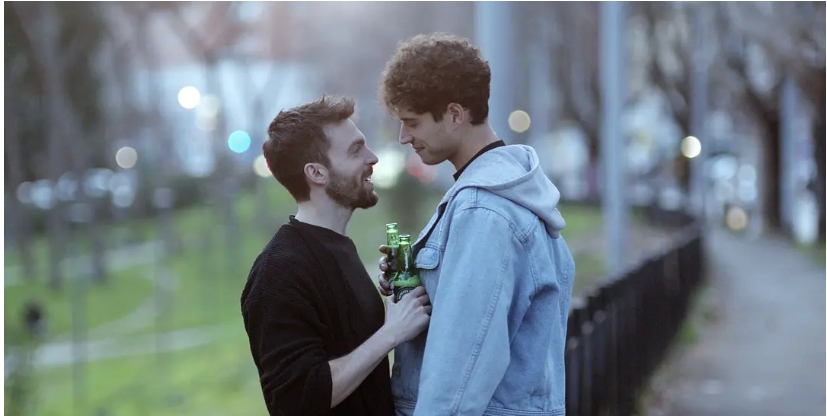 《限时单身》虐渣打脸，爱人先爱己的故事，意大利的帅哥是真多啊，身材真好 - 51虹马