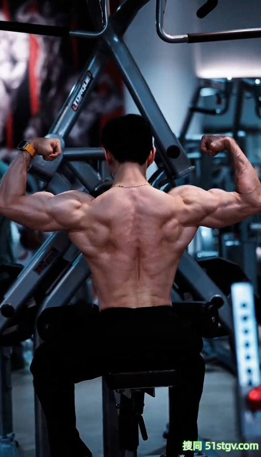 浙江健身网红抽干水分，凸显的肌肉线条，健身穿搭基础，肌肉就不基础 - 51虹马