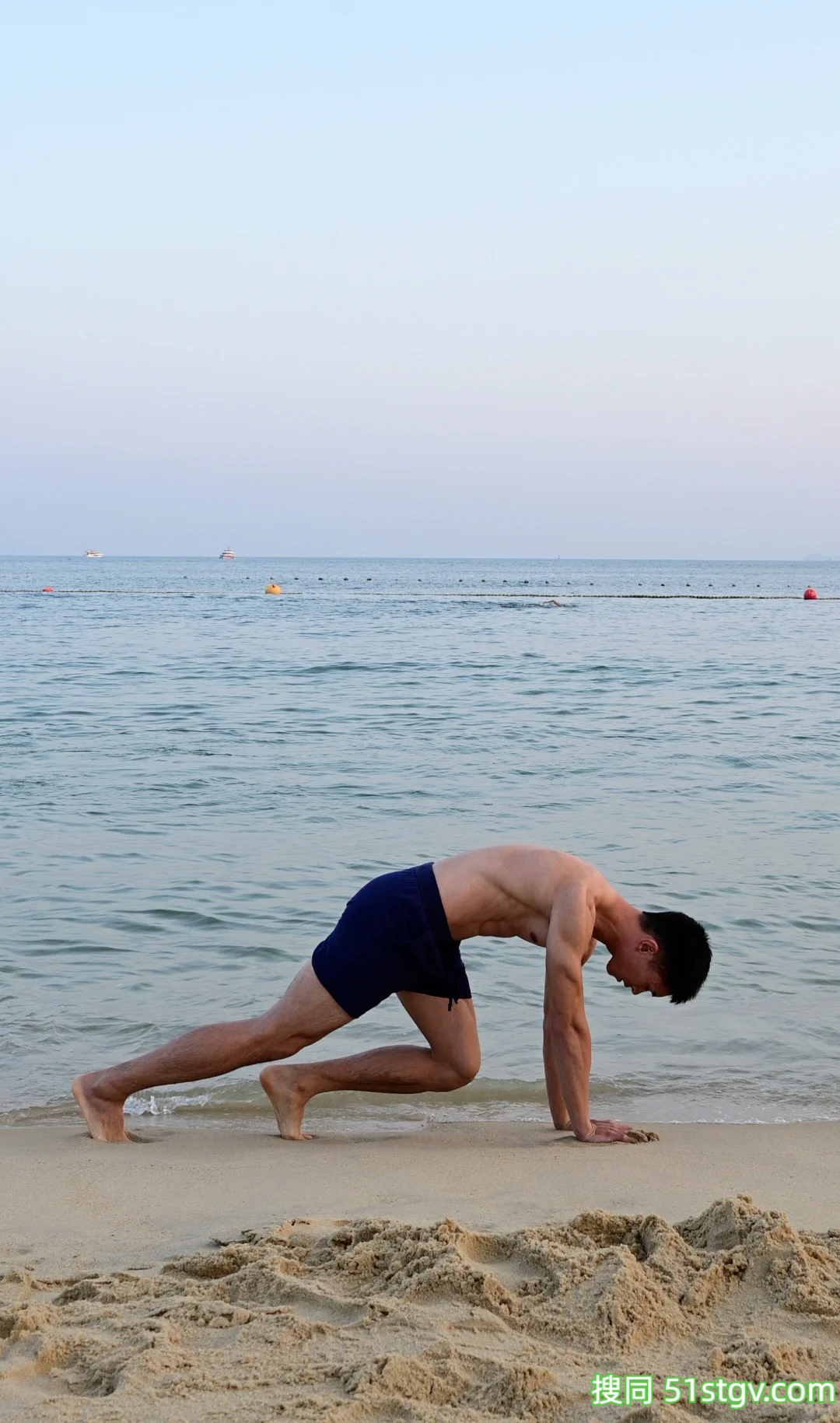 28岁深圳体育老师，搓衣板腹肌，大妈都争着想上游泳课 - 51虹马