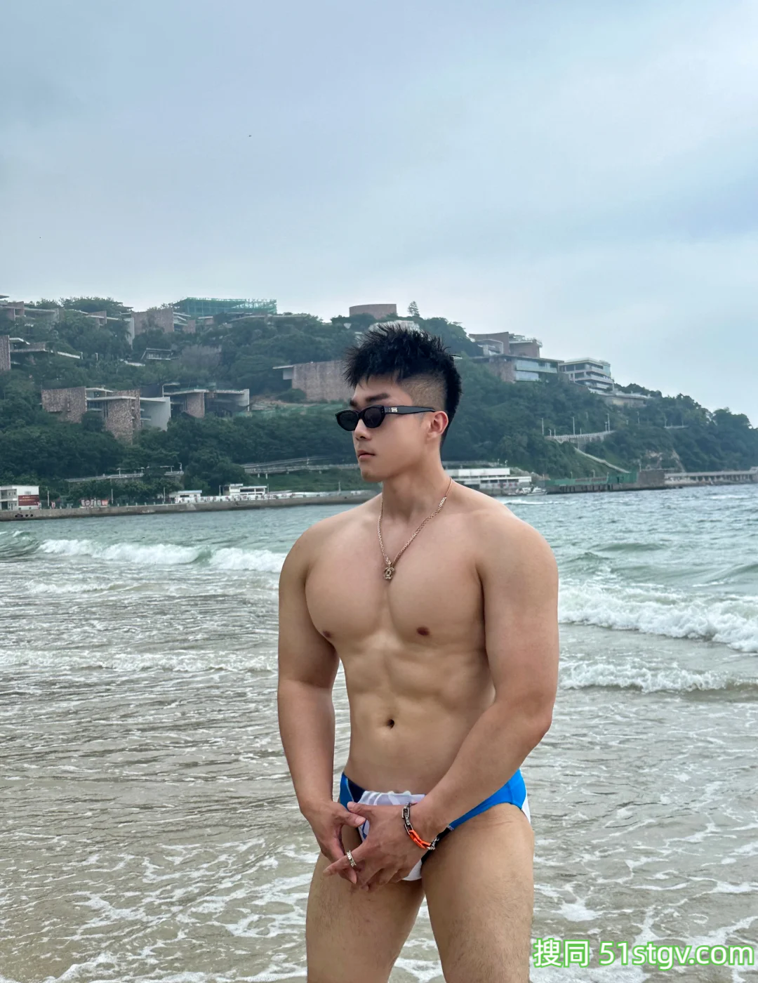 脂包肌才是中式养生最好的身材，这搓衣板腹肌真不知道是谁吃得这么好-51虹马