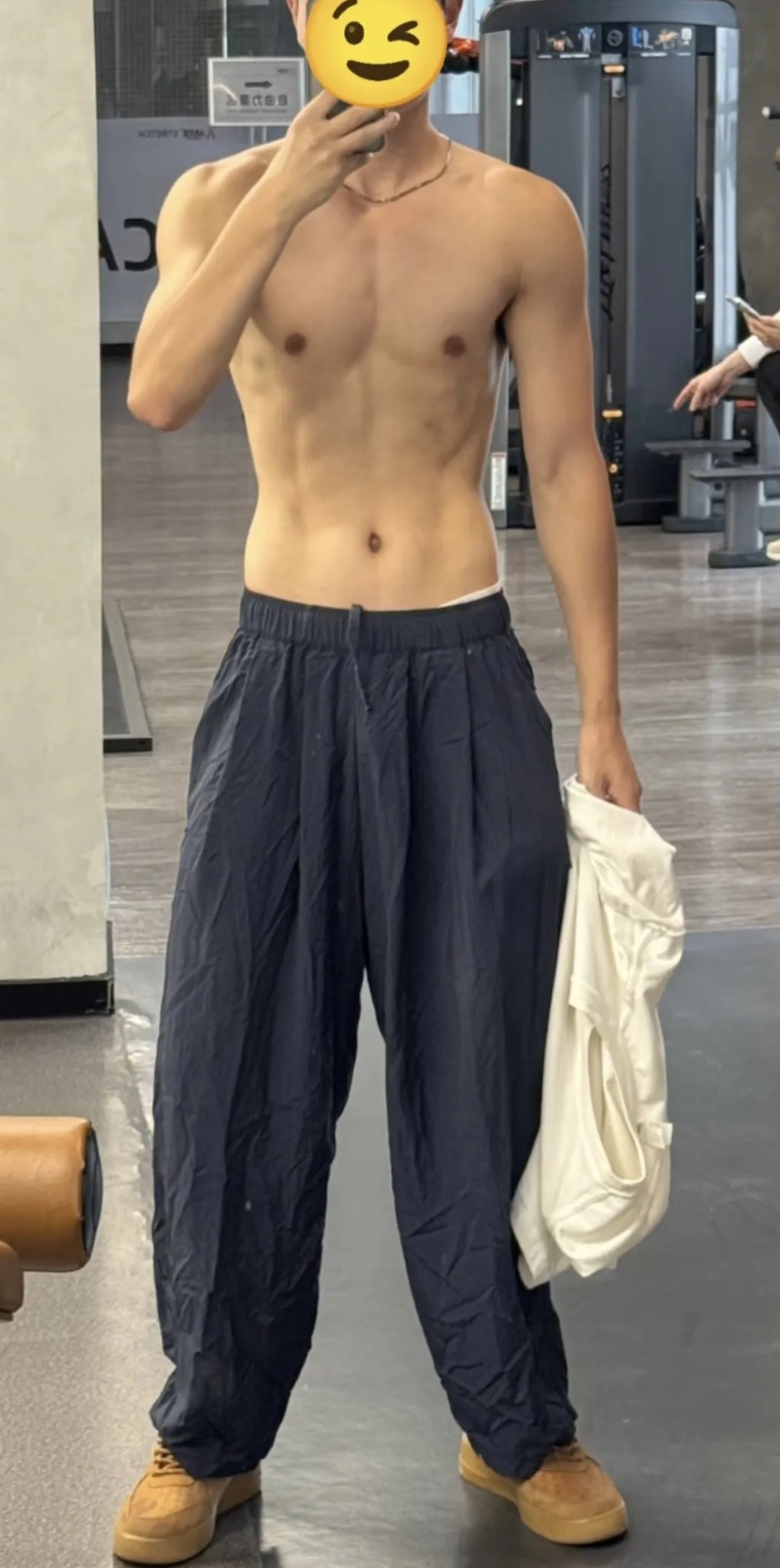 同事的婚礼主持人是我昨晚刚刚约过的正装男-51虹马