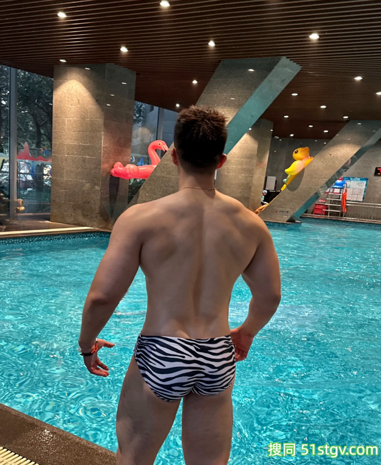 脂包肌才是中式养生最好的身材，这搓衣板腹肌真不知道是谁吃得这么好 - 51虹马