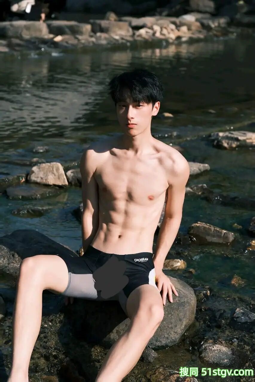 薄肌男大学生，小昊同学 - 51虹马