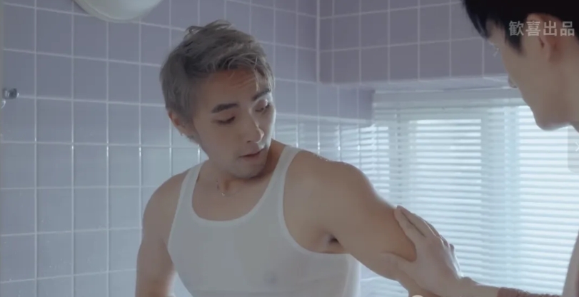 《别碰摩羯啊》爱上合租肌肉男室友，能摸摸，还能在怀里睡觉觉 - 51虹马