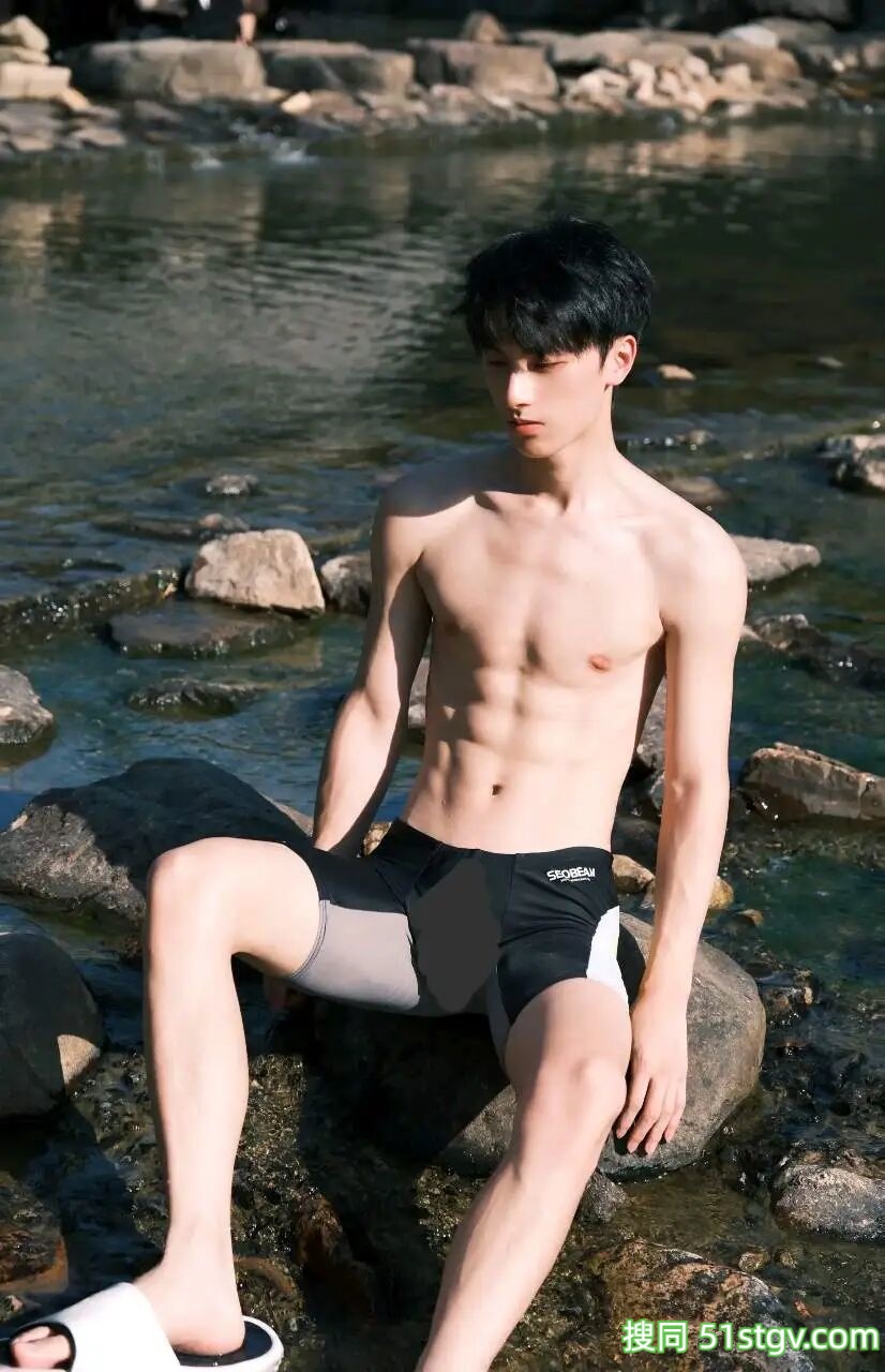 薄肌男大学生，小昊同学 - 51虹马