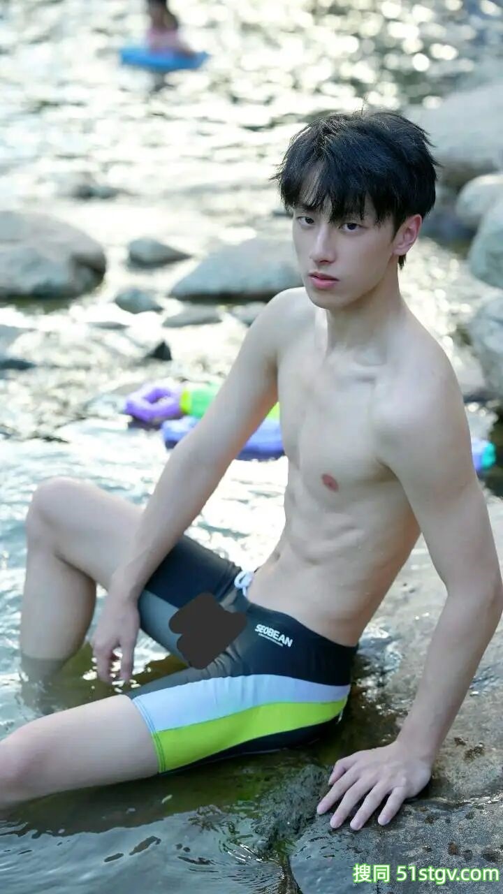 薄肌男大学生，小昊同学 - 51虹马