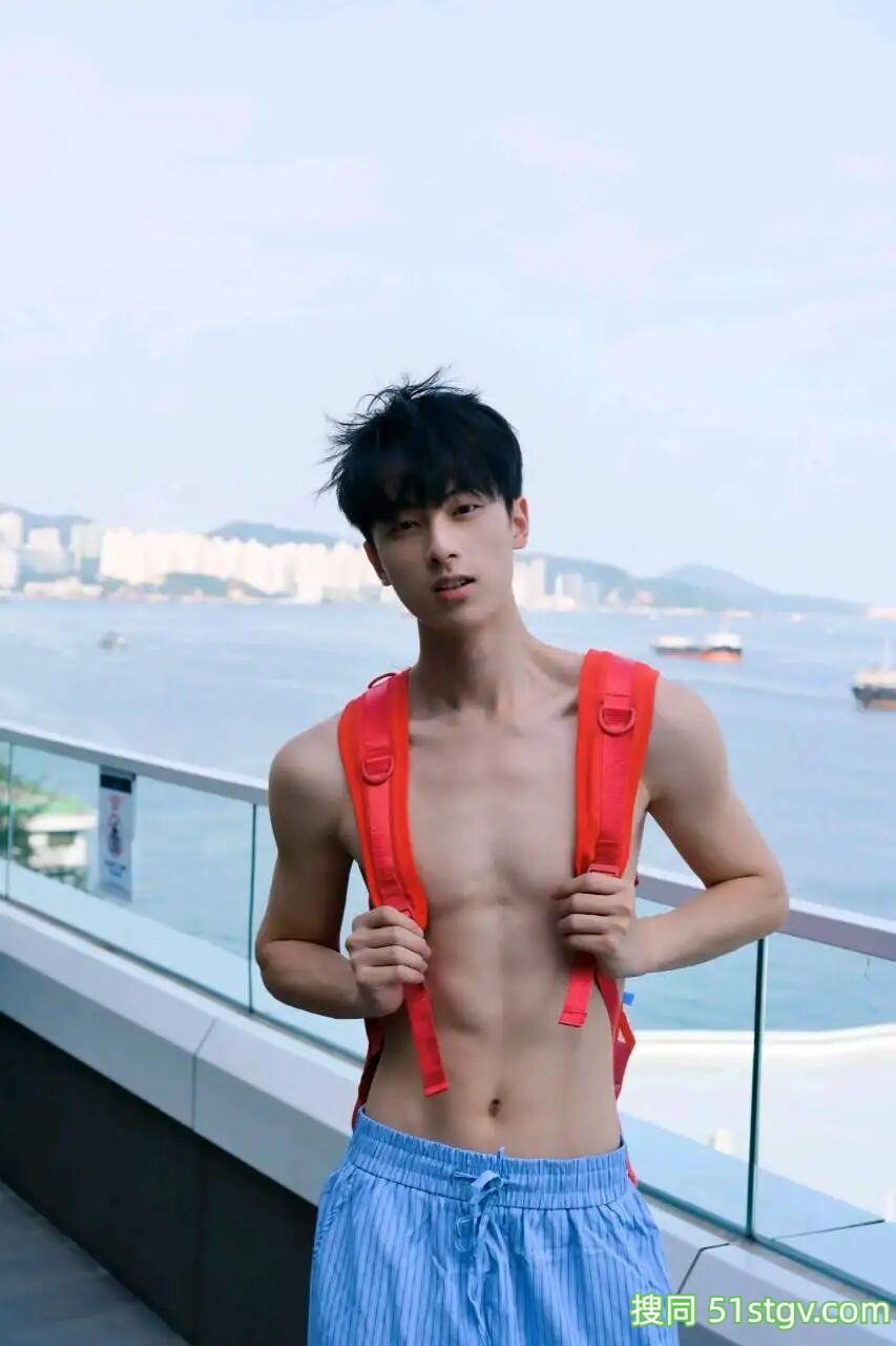 薄肌男大学生，小昊同学 - 51虹马