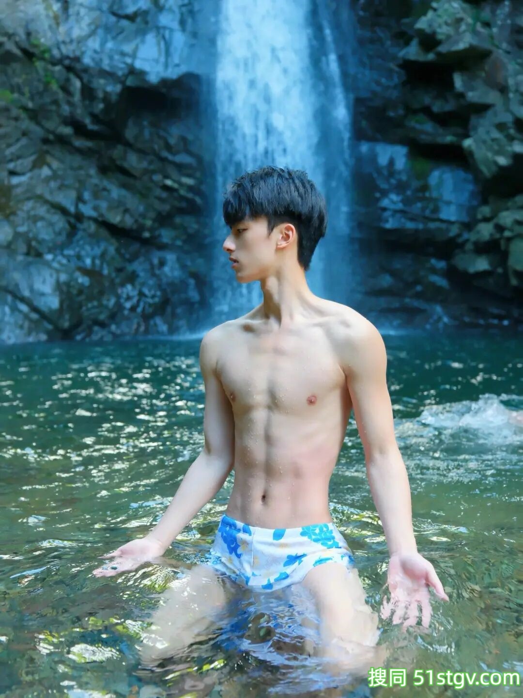 薄肌男大学生，小昊同学-51虹马