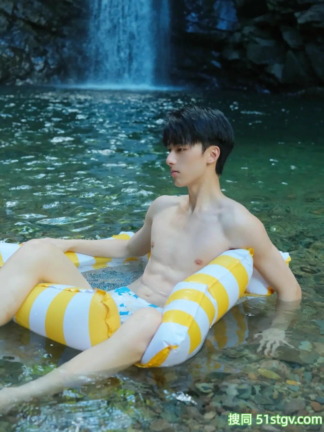 薄肌男大学生，小昊同学 - 51虹马